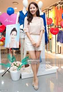Cho Yeo-jeong feet photo thumbnail