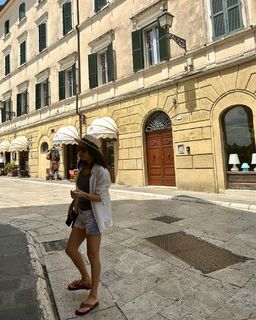 Cho Yeo-jeong feet photo thumbnail