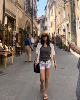 Cho Yeo-jeong feet photo thumbnail