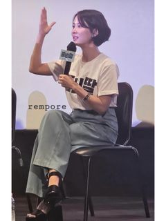 Cho Yeo-jeong feet photo thumbnail
