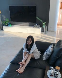 Cho Yi-hyun feet photo 1