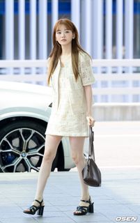 Cho Yi-hyun feet photo 3