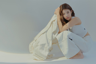Choi Ji-su feet photo 11