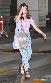 Choi Ji-su feet photo 5