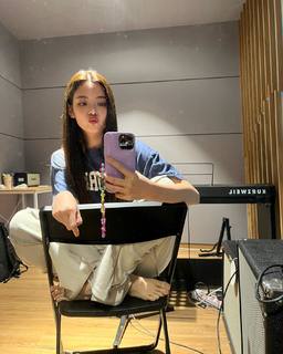 Choi Ji-su feet photo 11