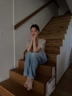 Choi Ji-su feet photo 6