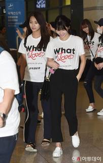 Chou Tzu-Yu feet photo thumbnail