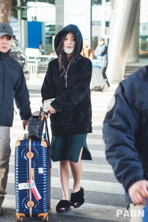 Chou Tzu-Yu feet photo thumbnail