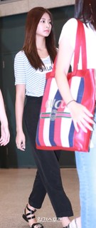 Chou Tzu-Yu feet photo thumbnail