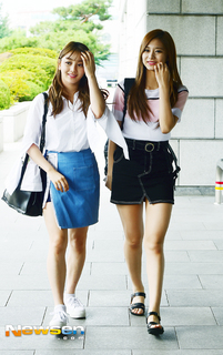 Chou Tzu-Yu feet photo thumbnail