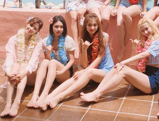 Chou Tzu-Yu feet photo thumbnail