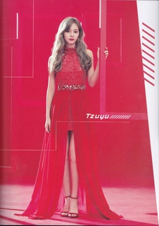 Chou Tzu-Yu feet photo thumbnail