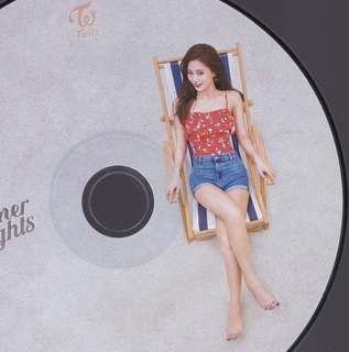 Chou Tzu-Yu feet photo thumbnail