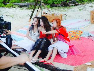 Chou Tzu-Yu feet photo thumbnail