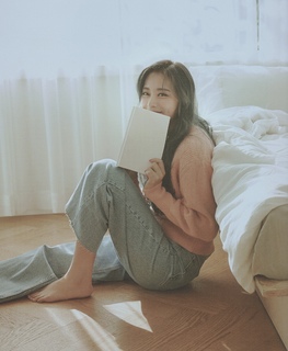 Chou Tzu-Yu feet photo thumbnail