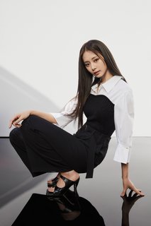 Chou Tzu-Yu feet photo thumbnail