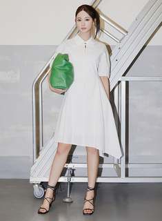Chou Tzu-Yu feet photo thumbnail