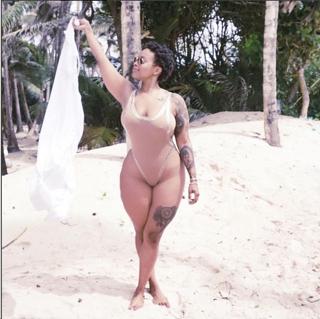 Chrisette Michele feet photo 9