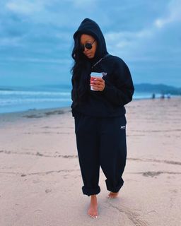 Chrisette Michele feet photo 1
