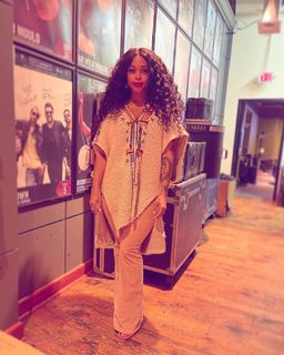 Chrisette Michele feet photo 8