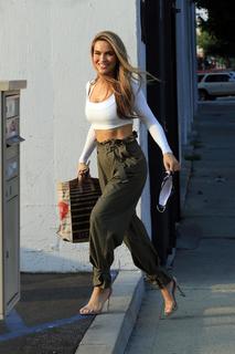 Chrishell Stause feet photo thumbnail