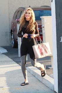 Chrishell Stause feet photo thumbnail