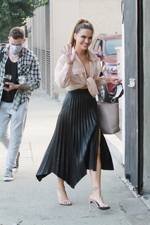 Chrishell Stause feet photo thumbnail