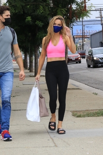 Chrishell Stause feet photo thumbnail