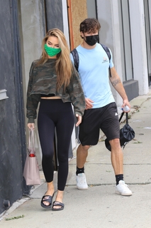 Chrishell Stause feet photo thumbnail