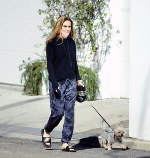 Chrishell Stause feet photo thumbnail