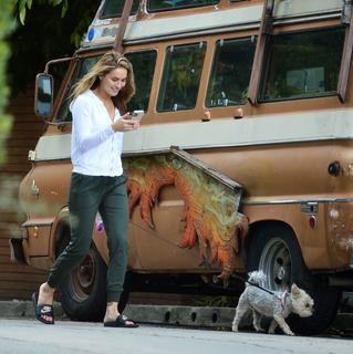 Chrishell Stause feet photo thumbnail