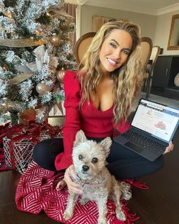 Chrishell Stause feet photo thumbnail