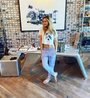 Chrishell Stause feet photo thumbnail