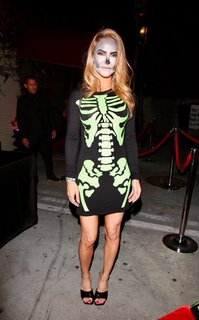 Chrishell Stause feet photo thumbnail