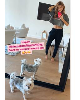 Chrishell Stause feet photo thumbnail