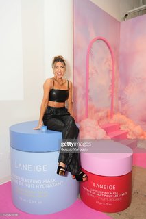 Chrishell Stause feet photo thumbnail