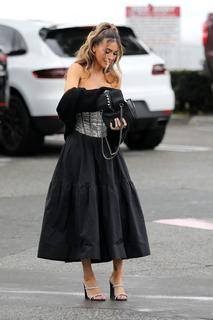 Chrishell Stause feet photo thumbnail