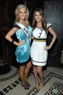 Chrishell Stause feet photo thumbnail