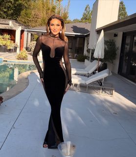 Chrishell Stause feet photo thumbnail