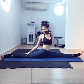 Chrissie Chow feet photo 13