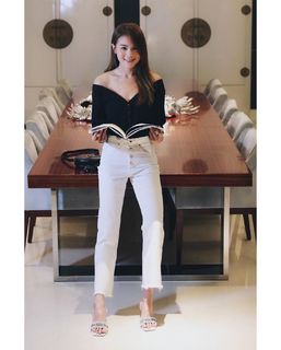 Chrissie Chow feet photo 16