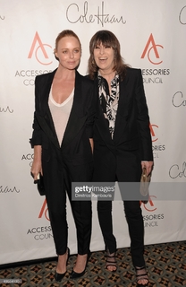 Chrissie Hynde feet photo 3