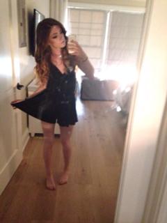 Chrissy Costanza feet photo thumbnail
