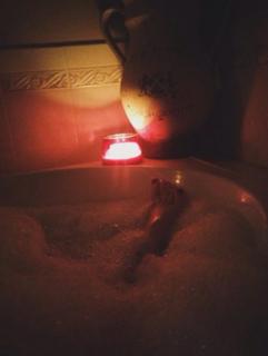 Chrissy Costanza feet photo thumbnail
