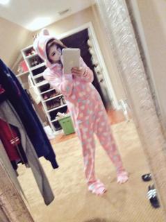 Chrissy Costanza feet photo thumbnail