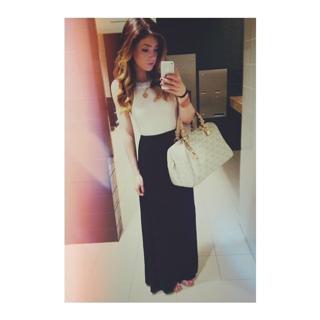 Chrissy Costanza feet photo thumbnail