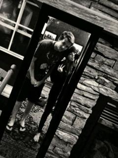 Chrissy Costanza feet photo thumbnail