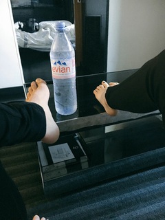 Chrissy Costanza feet photo thumbnail