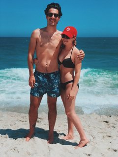 Chrissy Costanza feet photo thumbnail