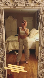 Chrissy Costanza feet photo thumbnail